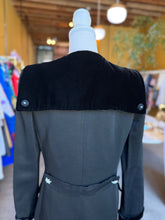 Load image into Gallery viewer, Carolyne Roehm Overcoat