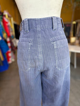 Load image into Gallery viewer, Vintage Burberry Train Pants