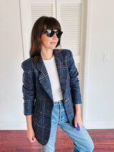 Load image into Gallery viewer, Vintage Tahari Wool Blazer
