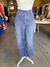 Load image into Gallery viewer, Vintage Burberry Train Pants
