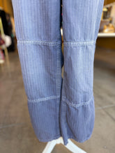 Load image into Gallery viewer, Vintage Burberry Train Pants
