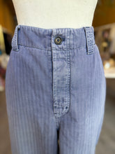 Load image into Gallery viewer, Vintage Burberry Train Pants
