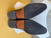 Load image into Gallery viewer, Italian Patent and Velvet Loafers
