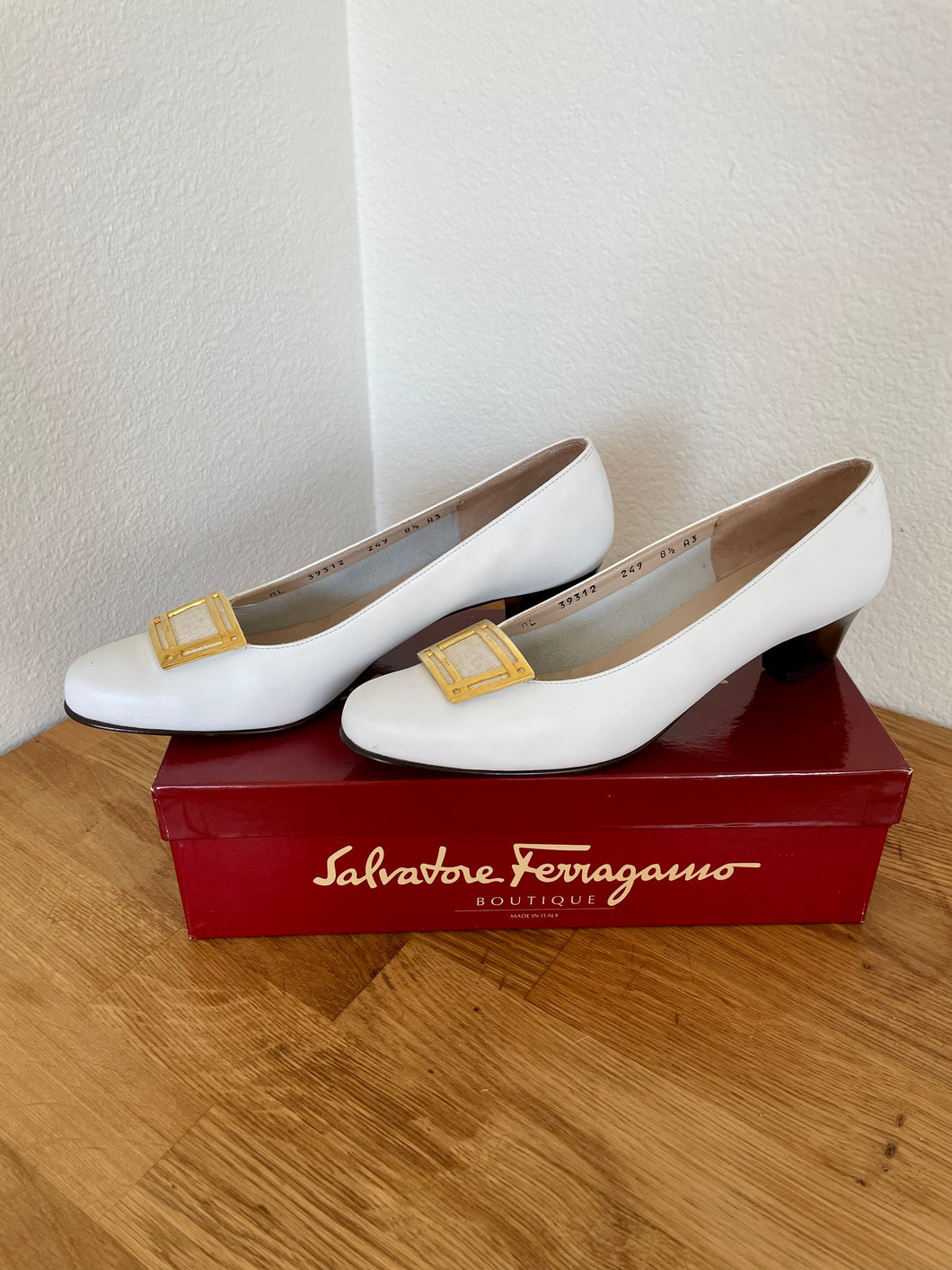 Vintage Ferragamo Pumps