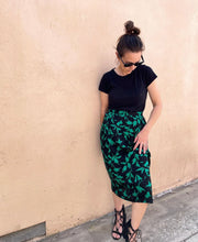 Load image into Gallery viewer, Vintage Maggy London Silk Skirt
