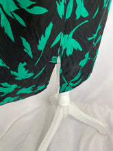 Load image into Gallery viewer, Vintage Maggy London Silk Skirt
