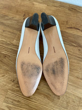 Load image into Gallery viewer, Vintage Ferragamo Pumps
